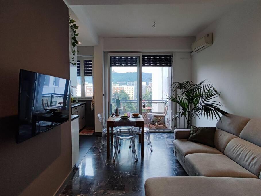 Brodolinas: Bilocale Esclusivo Con Vista Bologna